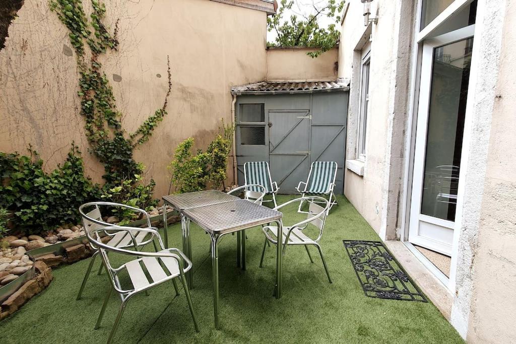 Classe 4 Etoiles - Cybele - Centre Ville 2 Chambres, Cour Privative Et Garage فيين المظهر الخارجي الصورة