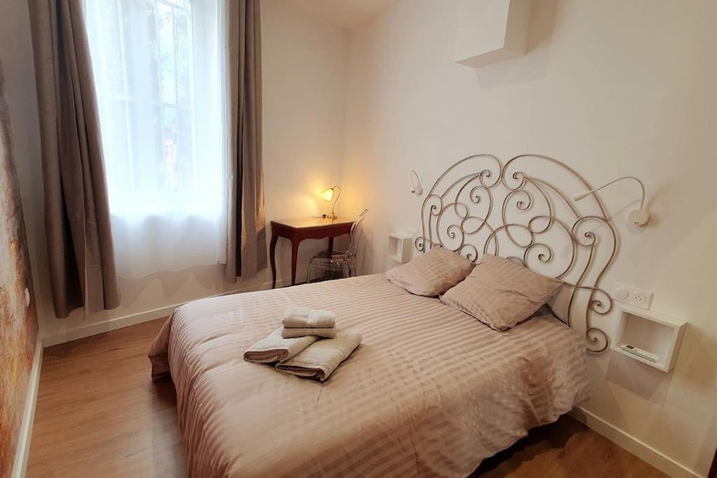 Classe 4 Etoiles - Cybele - Centre Ville 2 Chambres, Cour Privative Et Garage فيين المظهر الخارجي الصورة