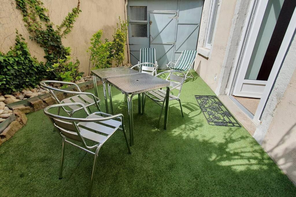 Classe 4 Etoiles - Cybele - Centre Ville 2 Chambres, Cour Privative Et Garage فيين المظهر الخارجي الصورة
